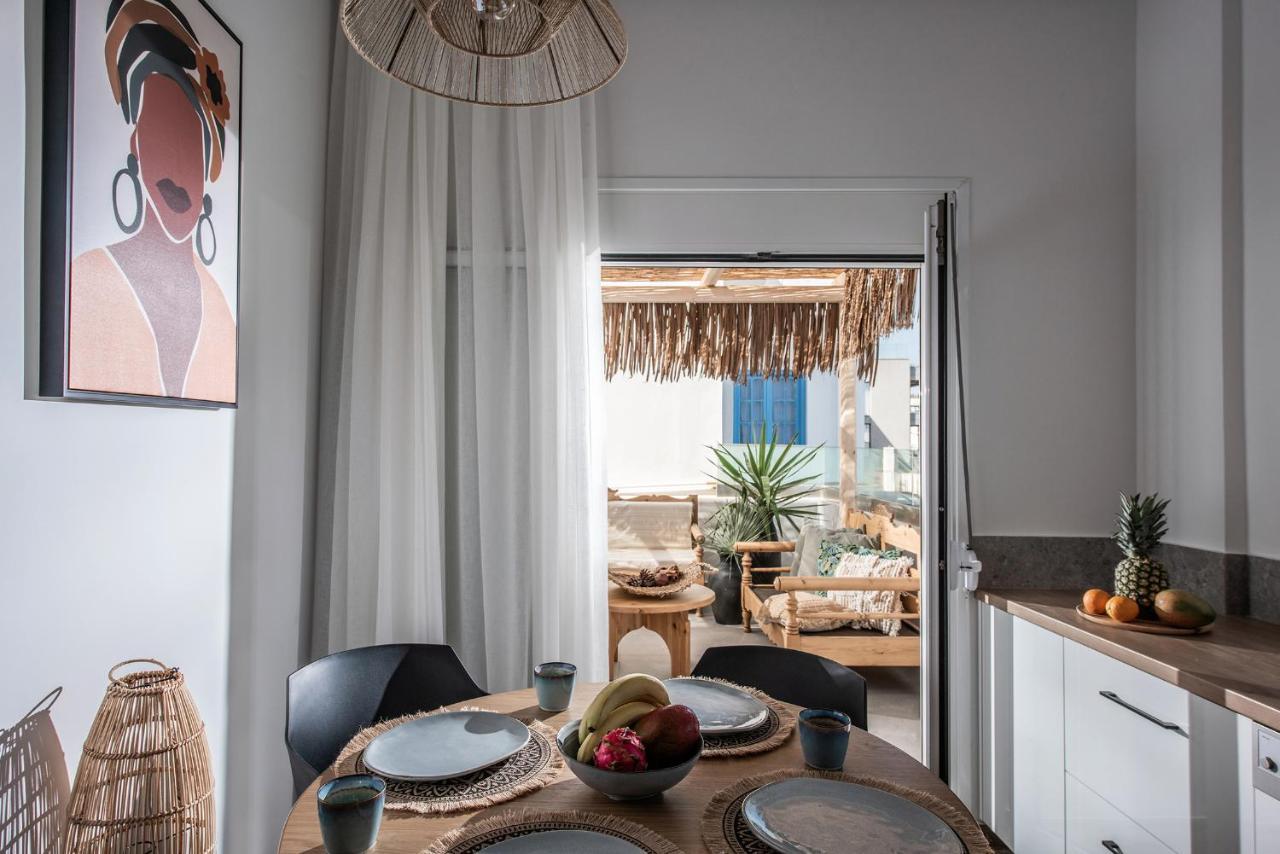Khroma Luxury Suite 2 Beach Front Apartment Херсонисос Екстериор снимка
