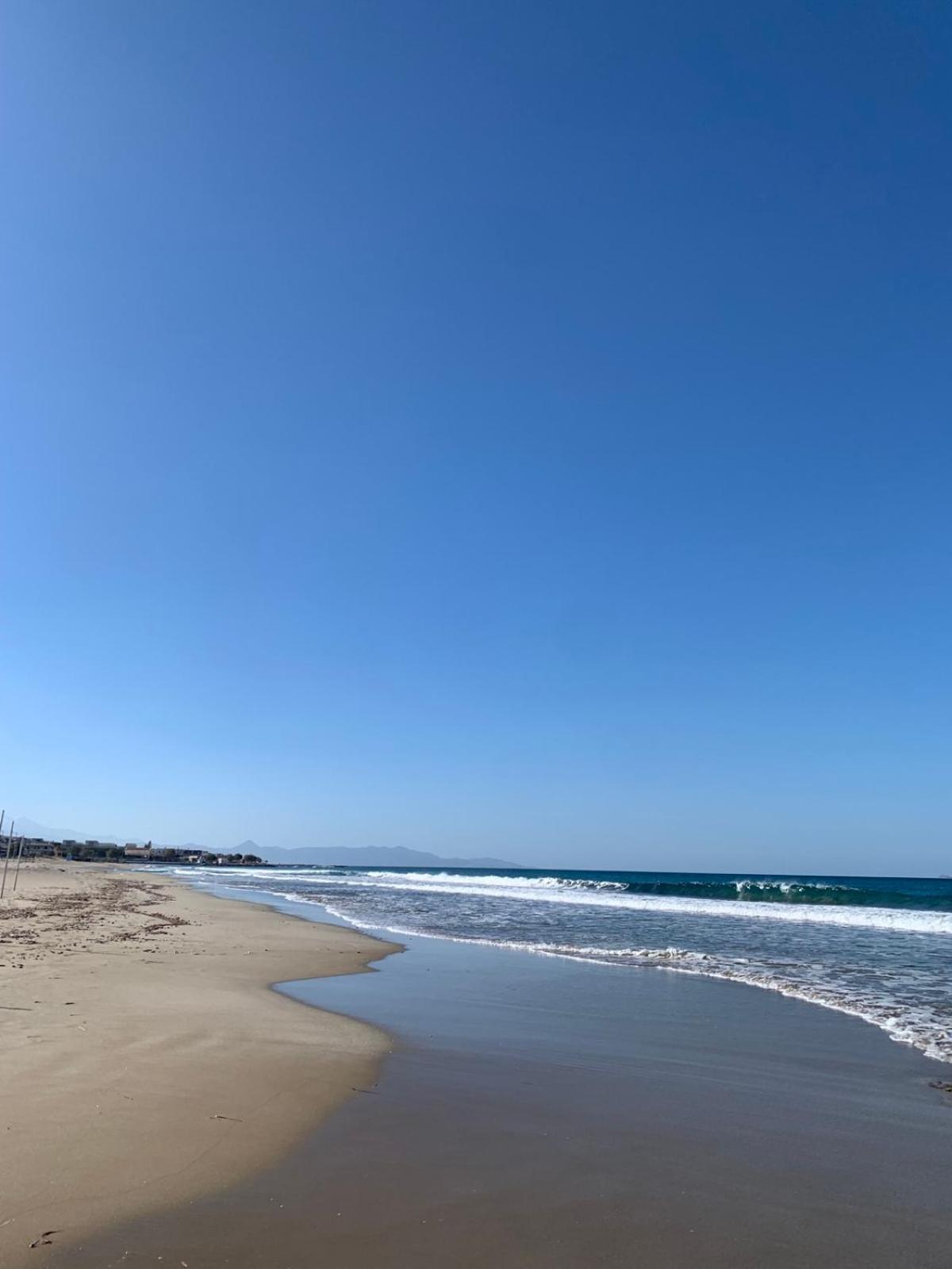 Khroma Luxury Suite 2 Beach Front Apartment Херсонисос Екстериор снимка
